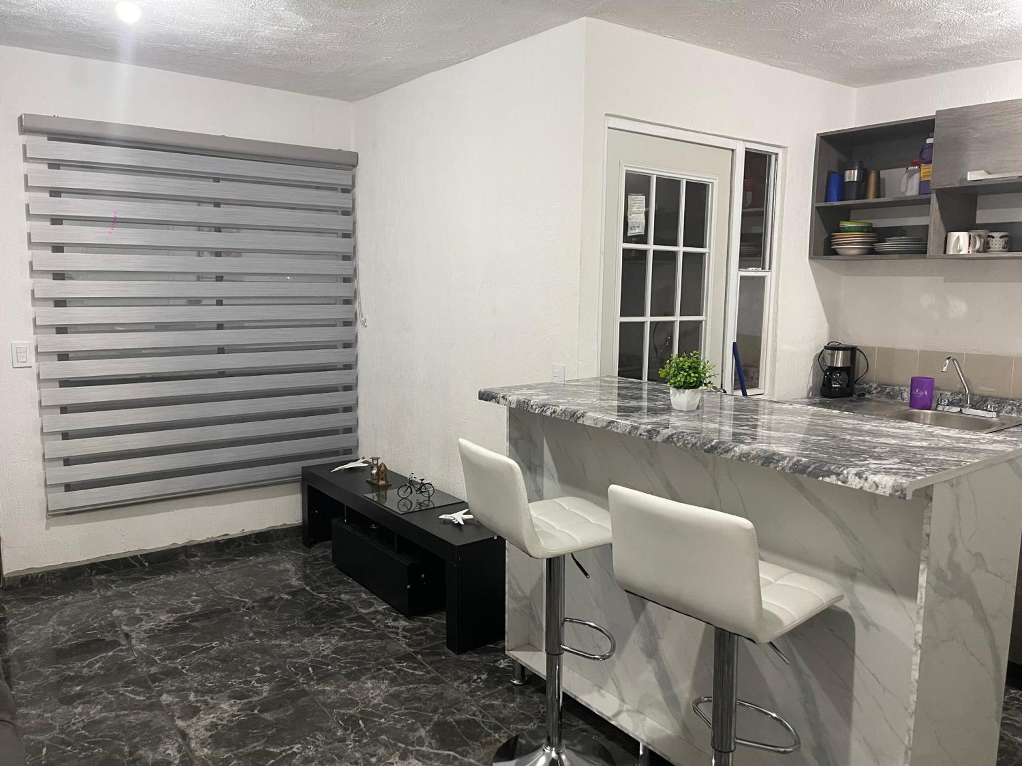 Luna House Homestay Guadalajara